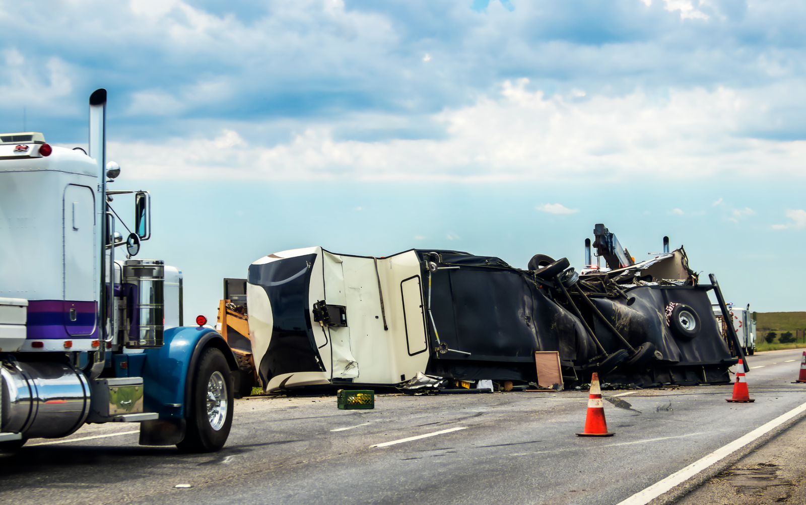 Breakdowns don't keep office hours, and neither do we. Our 24/7 big rig roadside assistance services are here whenever you need them