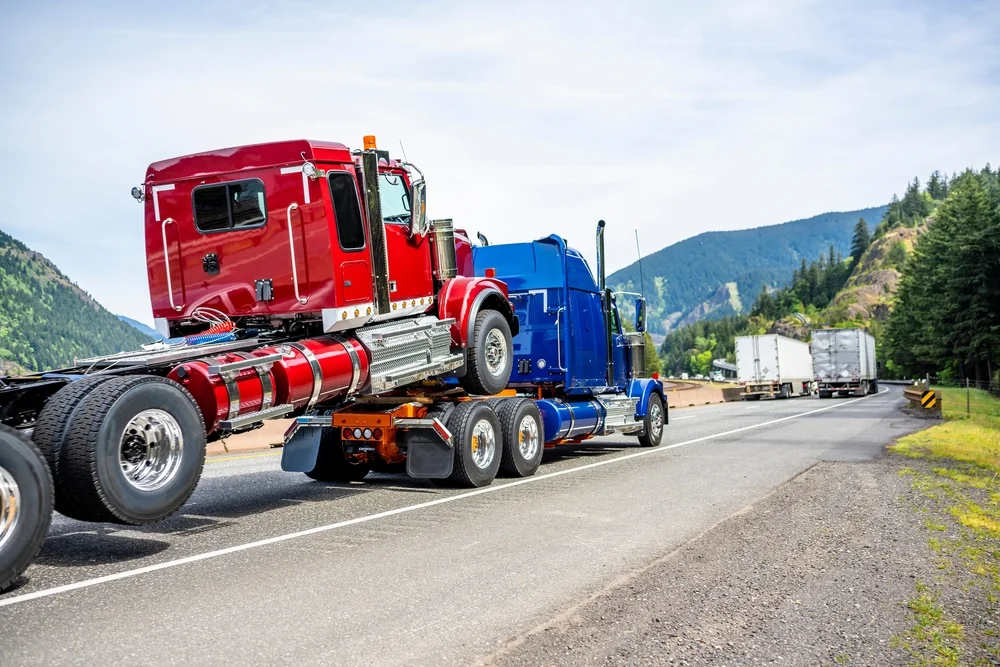 Need to transfer heavy cargo? Look no further. Towing 24h specializes in heavy cargo transfer services for big rigs,